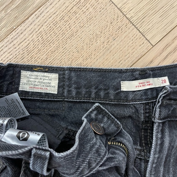 BLACK LEVI’S VERY BAGGY DAD JEAN | SIZE 28 | LIKE NEW - Picture 2 of 3